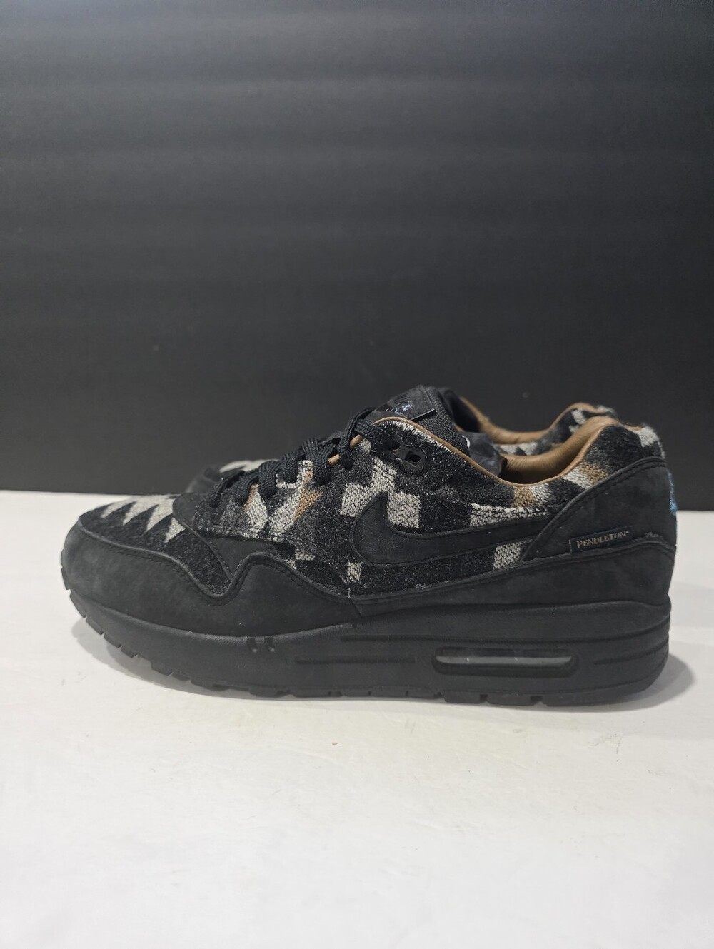 Nike Air Max 1 QS Pendleton Black Wool Aztec Geometric Sneaker Men's Size 8 8258